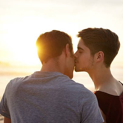 Shot of a young couple kissing at the beachhttp://195.154.178.81/DATA/i_collage/pu/shoots/805559.jpg